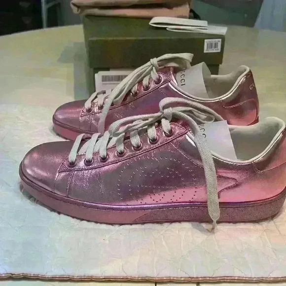 GUCCI woman’s size8 Pink Metallic Sneakers - Picture 4 of 6